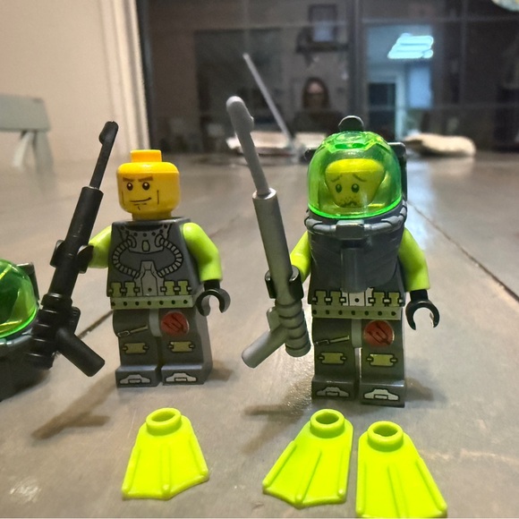 LEGO Atlantis Minifigure lot. - Picture 3 of 3